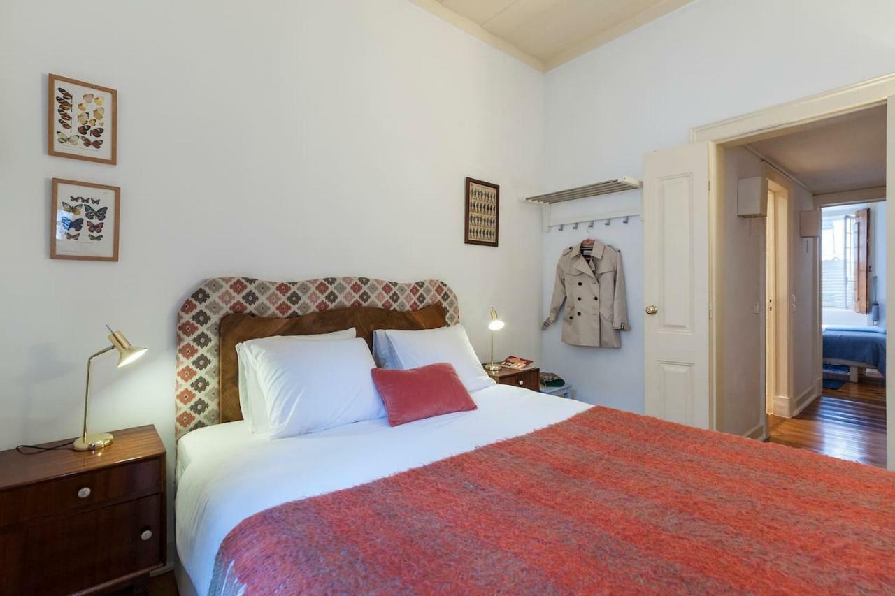 2 Bedroom Apartment With Patio Next To Avenida Da Liberdade Lisbona Esterno foto