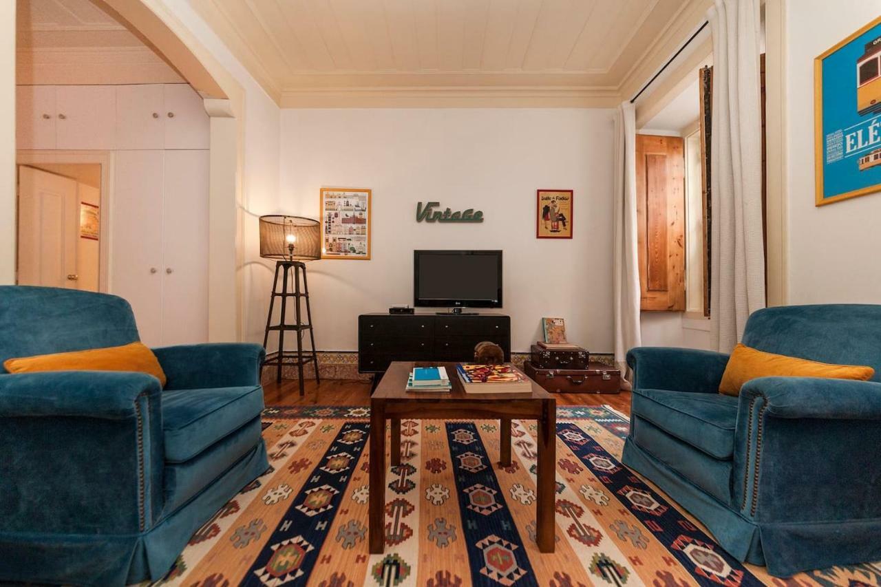 2 Bedroom Apartment With Patio Next To Avenida Da Liberdade Lisbona Esterno foto